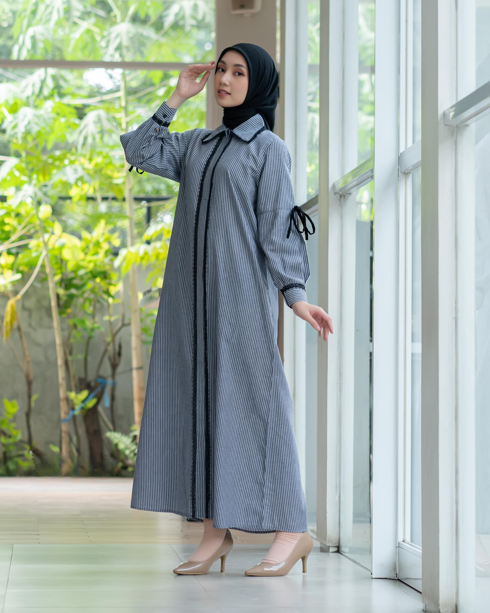 Arinda Dress Black